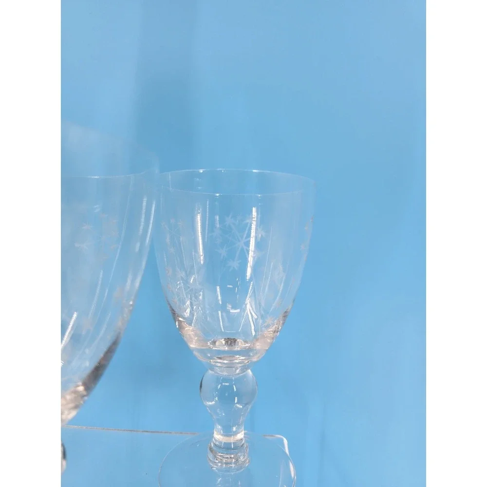 VTG Mid Century Glass Decanter w/2‎ Glasses - Fireworks Starburst Star Pattern